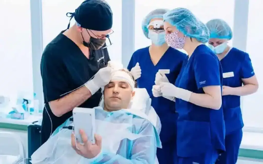 Dangers de choisir une mauvaise clinique de greffe capillaire